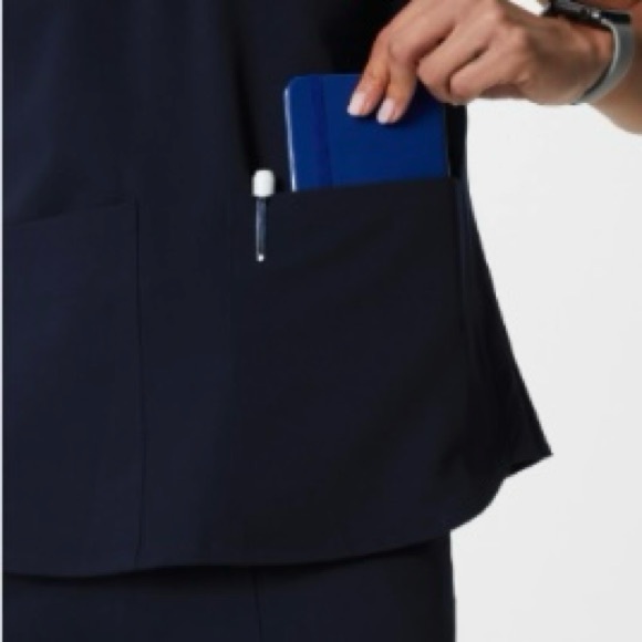 Fabletics Method 2-Pocket Top + High-Rise On-Call Jogger Scrub Set SZ L - Picture 6 of 10